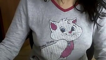 Arab Webcam Girl From Turkey Shows Off Her Solo Show